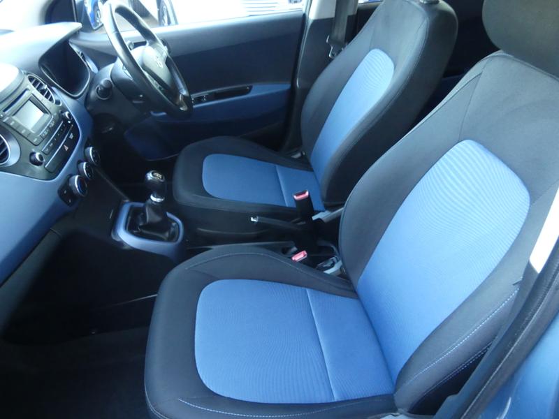 Hyundai i10 Photo c8641177-e151-4c81-abed-f5bf2af3cbae.jpg
