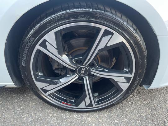 Audi A4 Avant Photo c8661023-596f-43ab-86b6-538e25c36bd3.jpg
