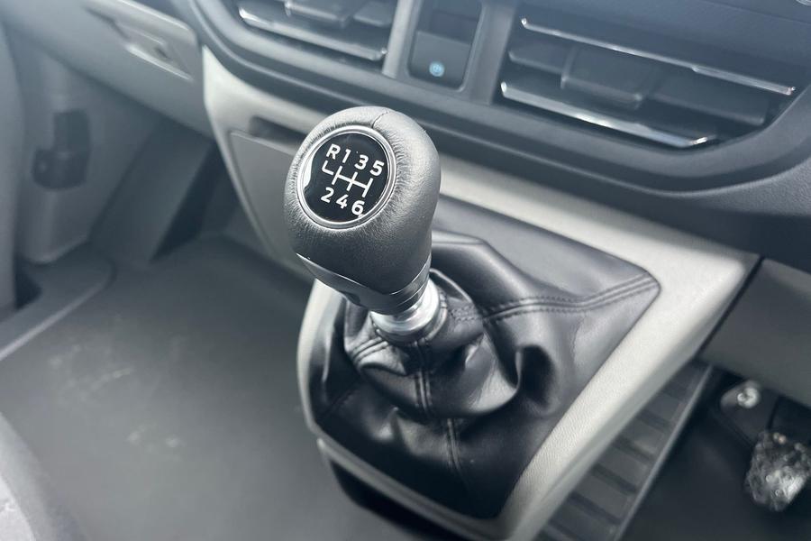 Ford TRANSIT CUSTOM Photo c8695a5a-c7cd-41e5-9277-2a6a425414e6.jpg