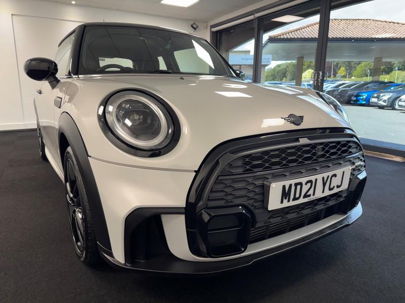 MINI Hatch Photo c87cb75b-d384-4ced-b2ff-d407986eca6e.jpg