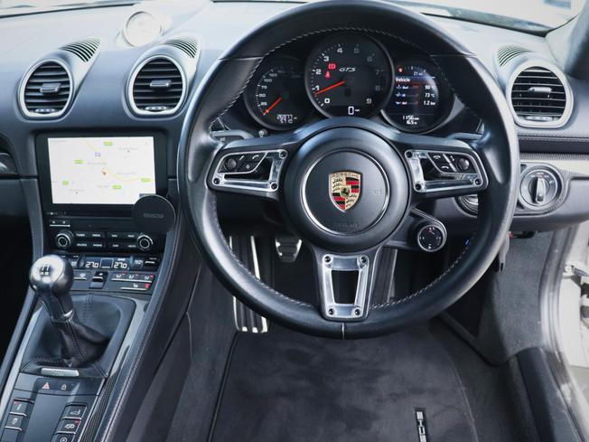 PORSCHE 718 Cayman Photo 24