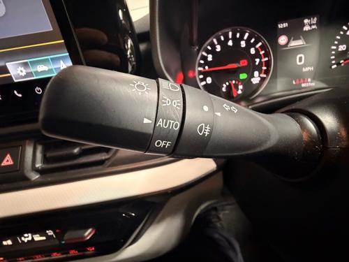 Suzuki Swift Photo c8a510db-0aeb-4f8e-aa8d-19c348b54b0f.jpeg