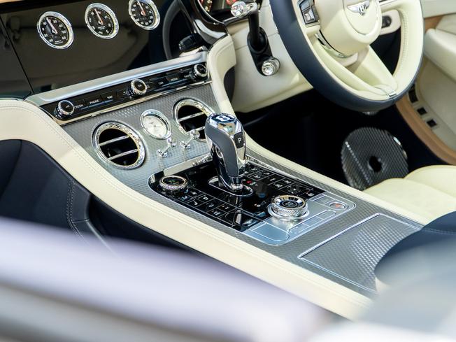 BENTLEY Continental GT  Photo 29