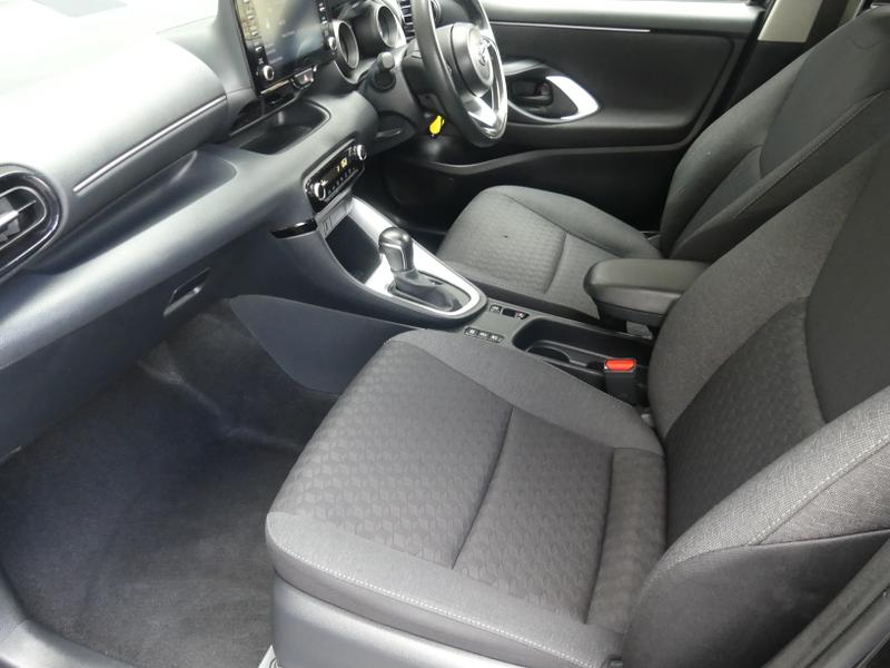 Toyota Yaris Photo c8b76359-306c-4d29-93fd-7dc7ec2588b6.jpg