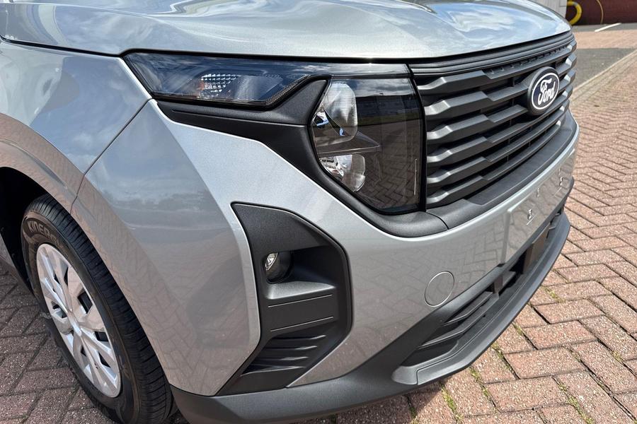 Ford TRANSIT COURIER Photo c8c2378e-4b5a-4481-92af-31abe0b2c3f1.jpg