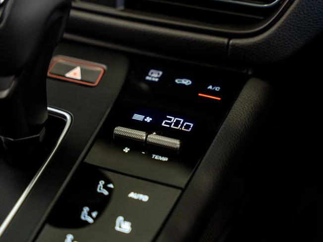 PORSCHE Macan Photo 27