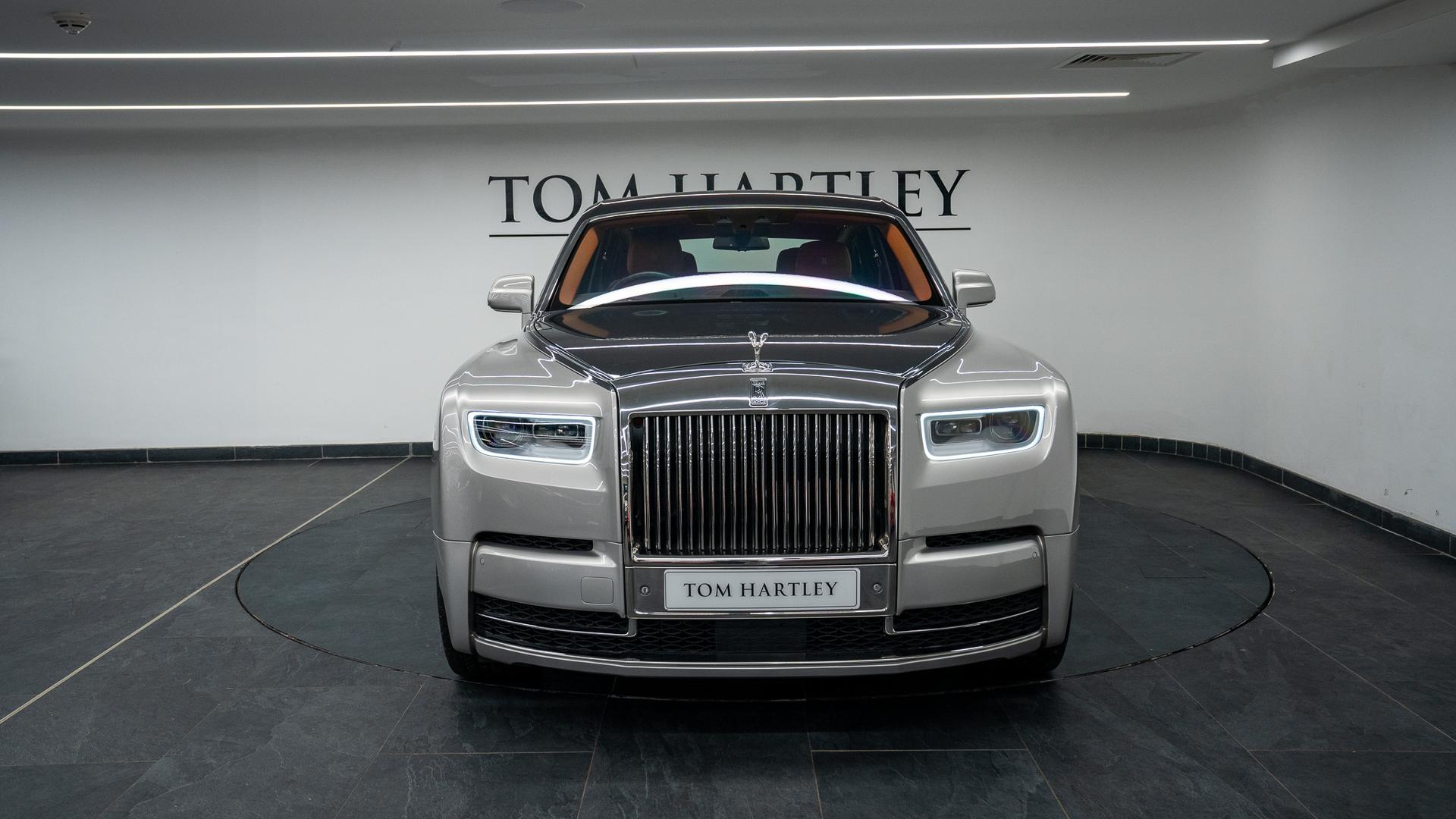 Rolls-Royce Phantom Photo c8de579b-a973-4326-bce6-ba8d95cf72ed.jpg