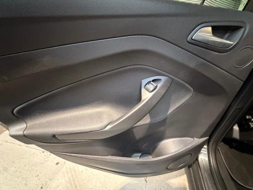 Ford C-Max Photo c8e4f761-f210-4426-90ba-dc6019529293.jpeg