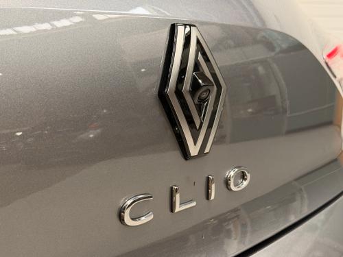 Renault CLIO Photo c8f2def6-449d-4cb3-b33c-fe57f060aba3.jpeg