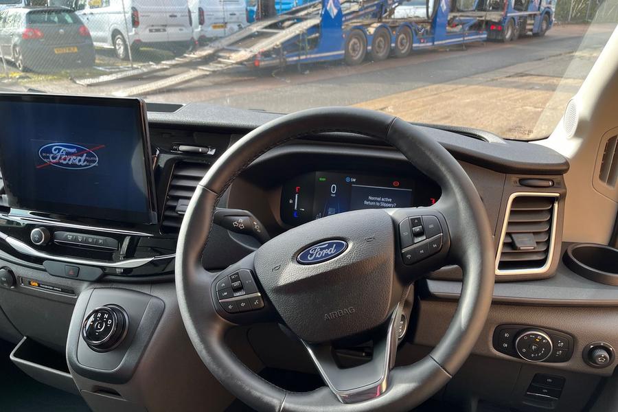 Ford E-TRANSIT Photo c8fbbb9e-1a54-41ba-9468-fe164f852db2.jpg
