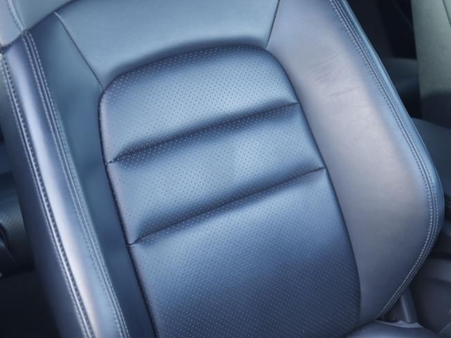 PORSCHE Taycan Photo 26