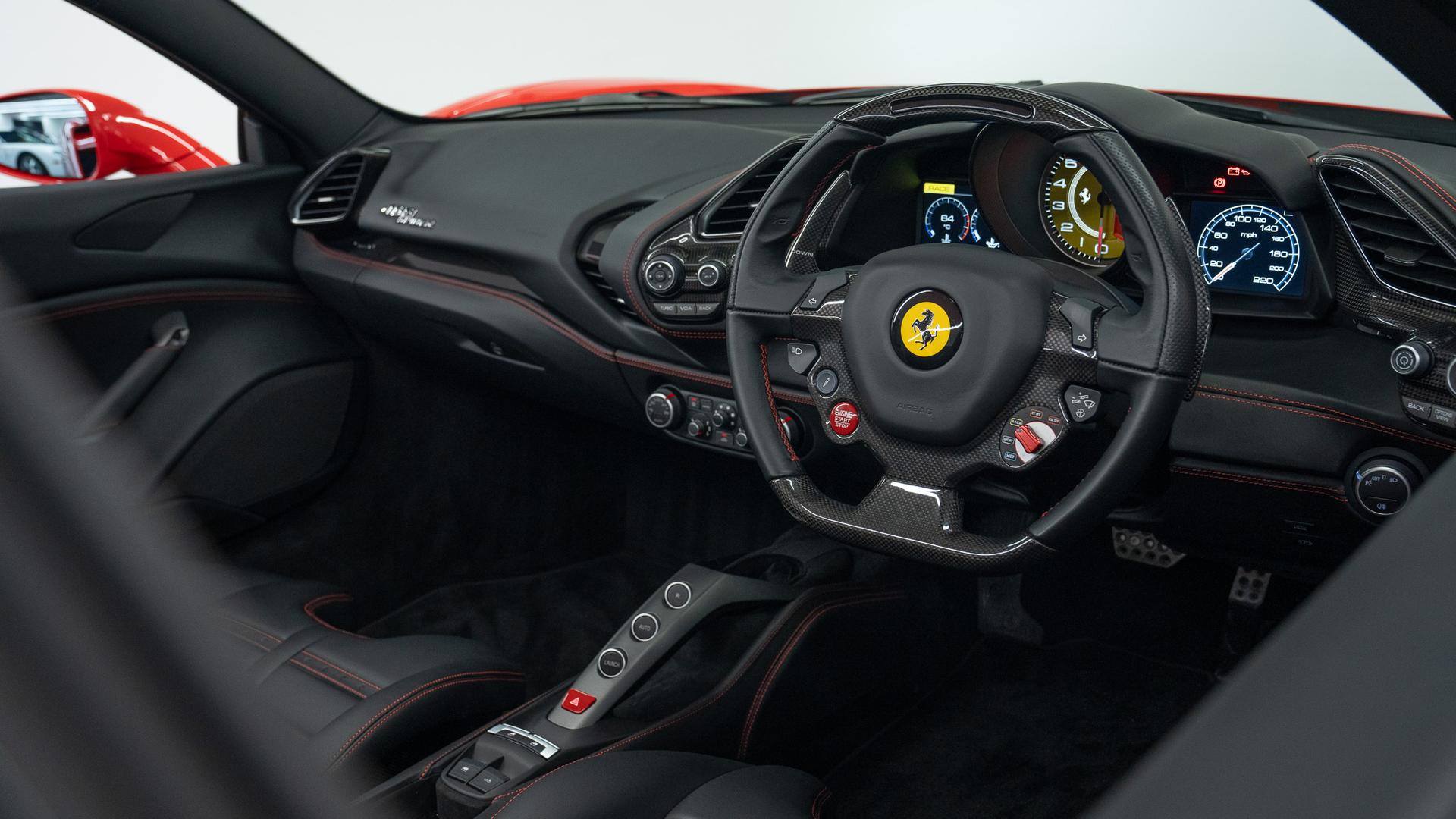 Ferrari 488 Photo c93ca75e-2ced-4e02-8fb8-cb59e660c915.jpg