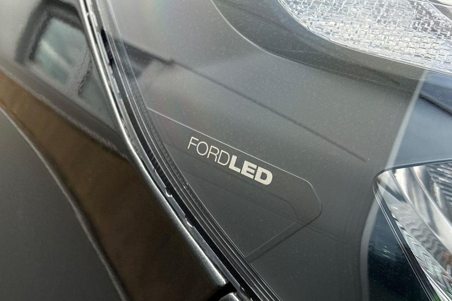 Ford CUSTOM Photo c93e130e-2df8-4f2f-a239-514c615124c3.jpg