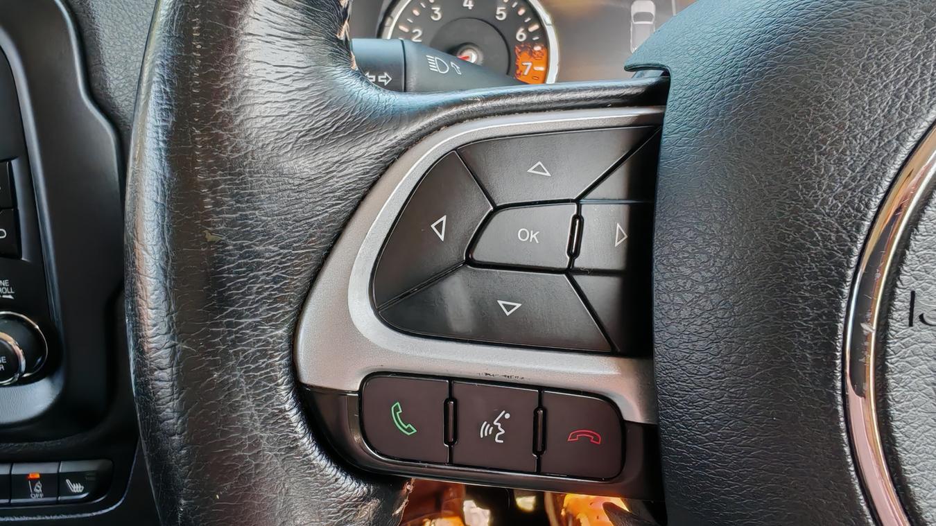 Used Jeep Renegade OU66RZE 29