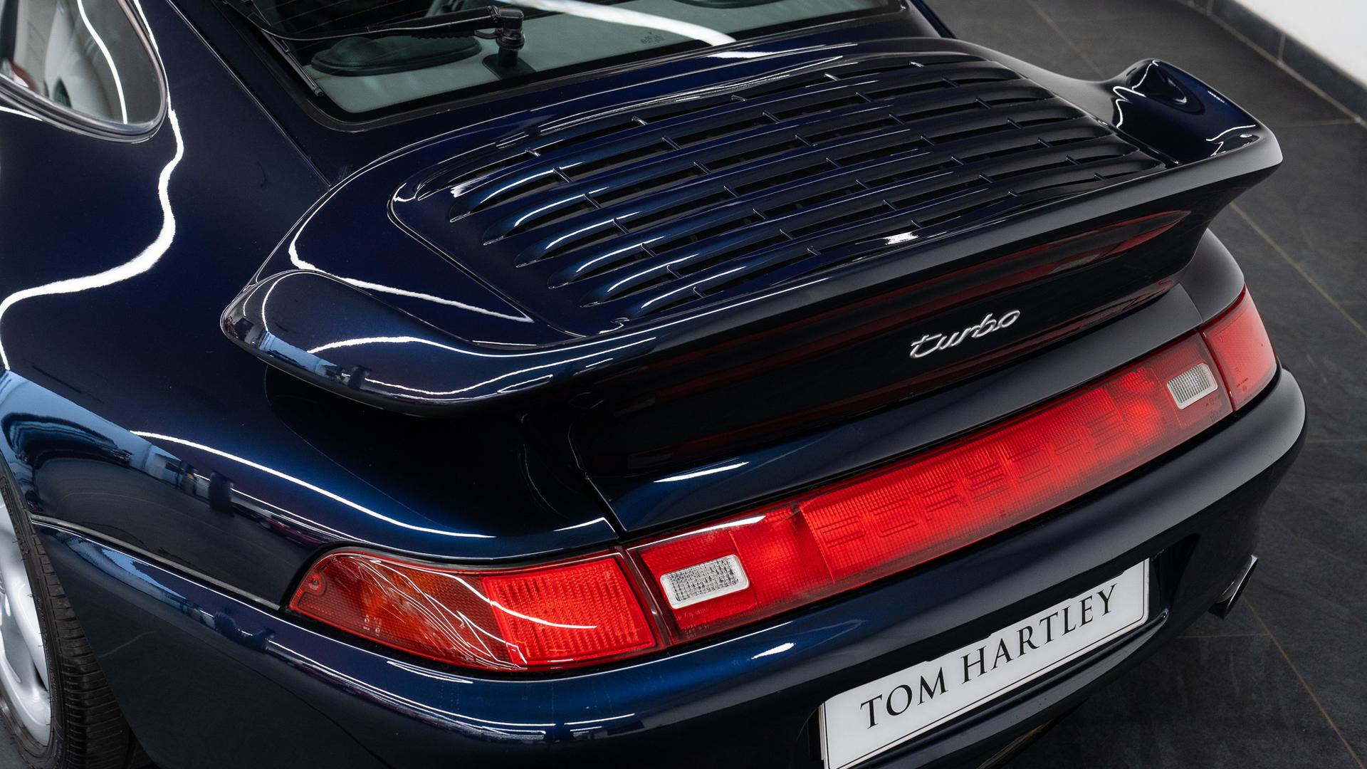 Porsche 911 Photo c957c355-ba65-4e21-aecf-442616d0b25b.jpg