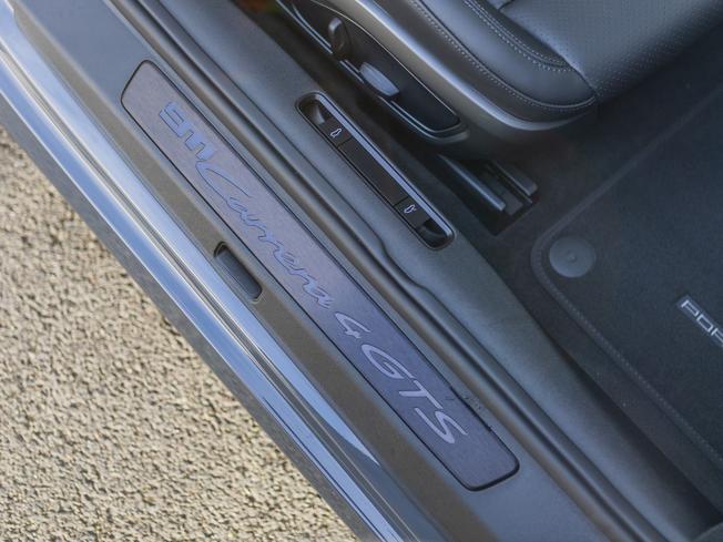 PORSCHE 911 Photo 34