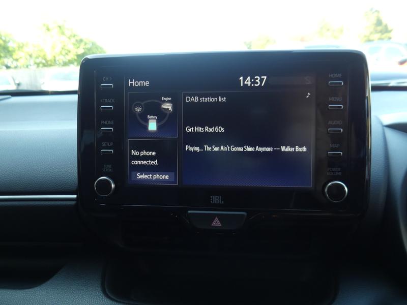 Toyota Yaris Photo c9614ccd-5922-478f-83c9-9da1054f9116.jpg