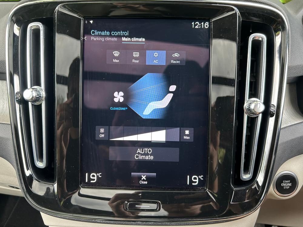 Used Volvo XC40 HG70AAO 39