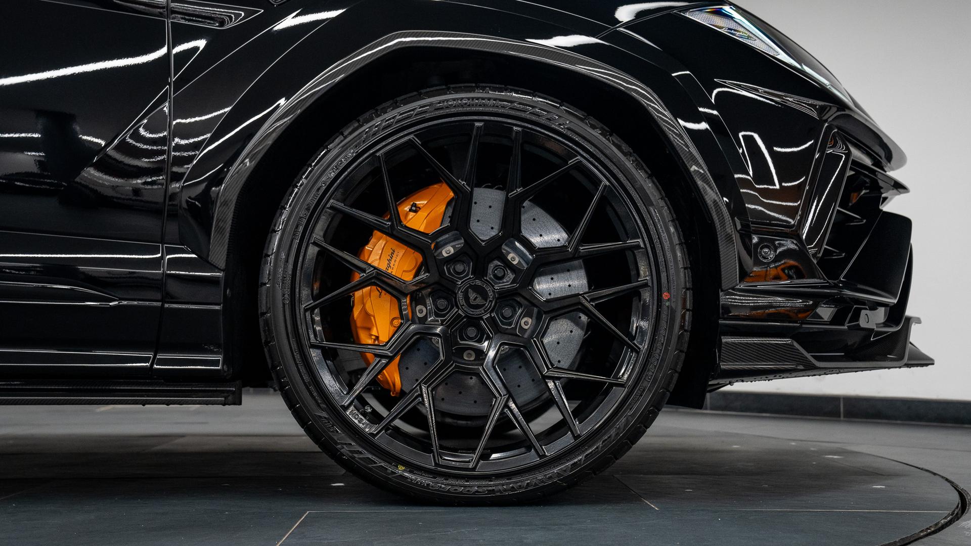LAMBORGHINI Urus Photo c9762551-6aed-41fd-a959-11542b6cae12.jpg