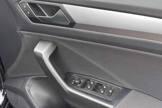 Volkswagen T-Roc Photo 24