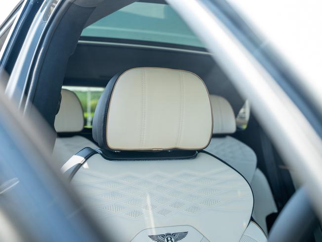 BENTLEY Bentayga  Photo 27