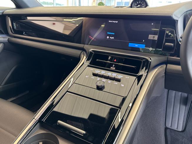 PORSCHE Panamera Photo 63