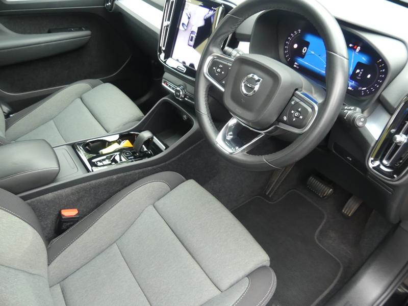 Volvo XC40 Photo c990e15f-b679-46f0-b230-2f44516fdfc1.jpg