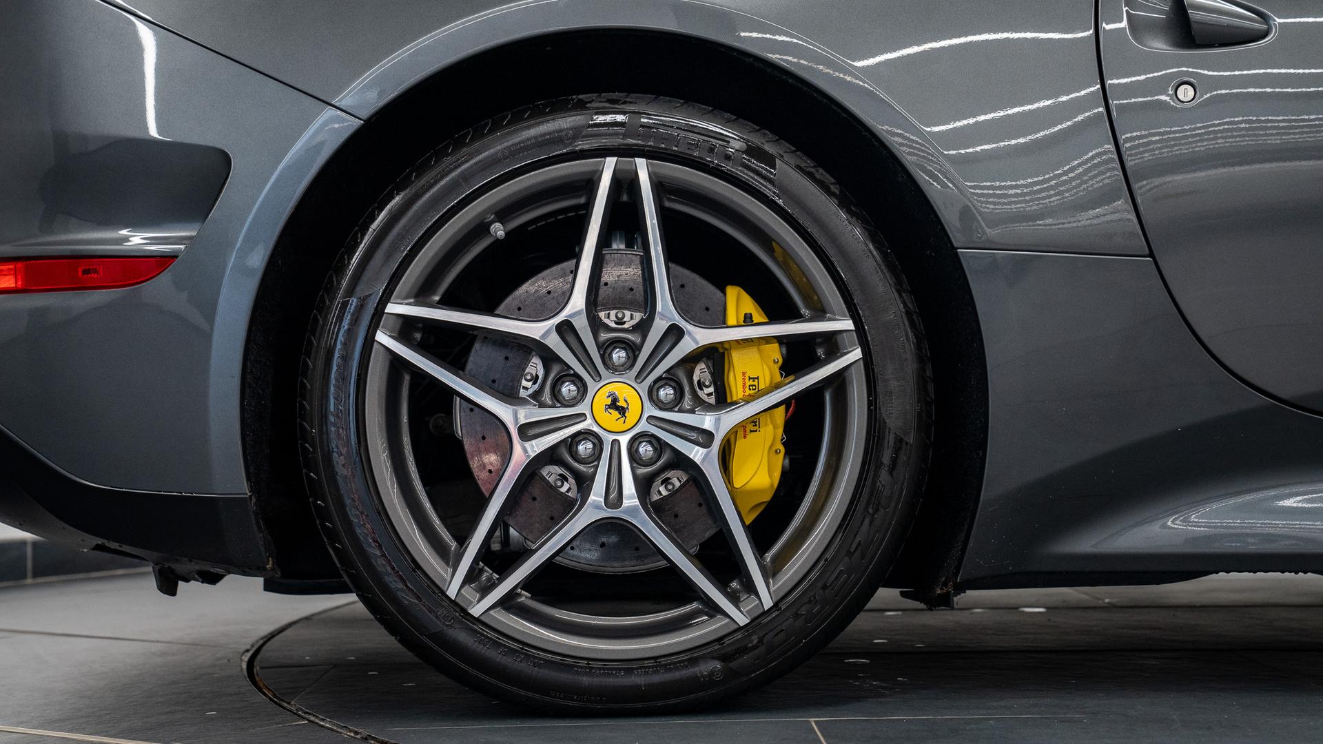 Ferrari California Photo c994e9e7-7f31-41fa-aad9-fbdf91164229.jpg