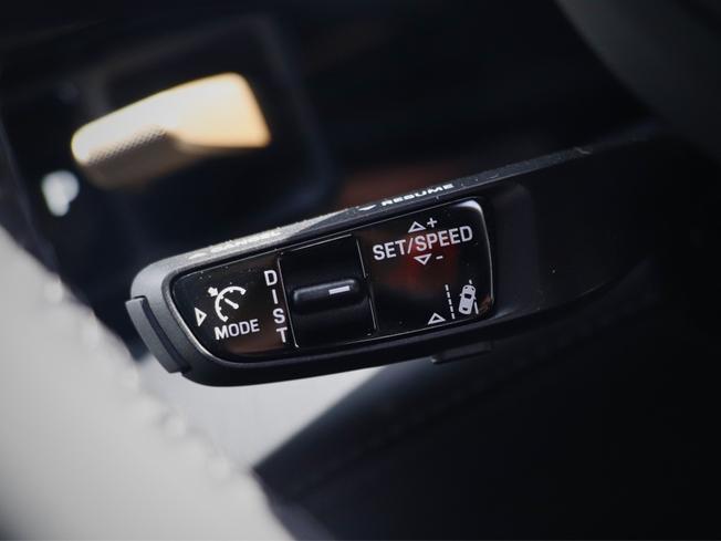 PORSCHE Taycan Photo 45