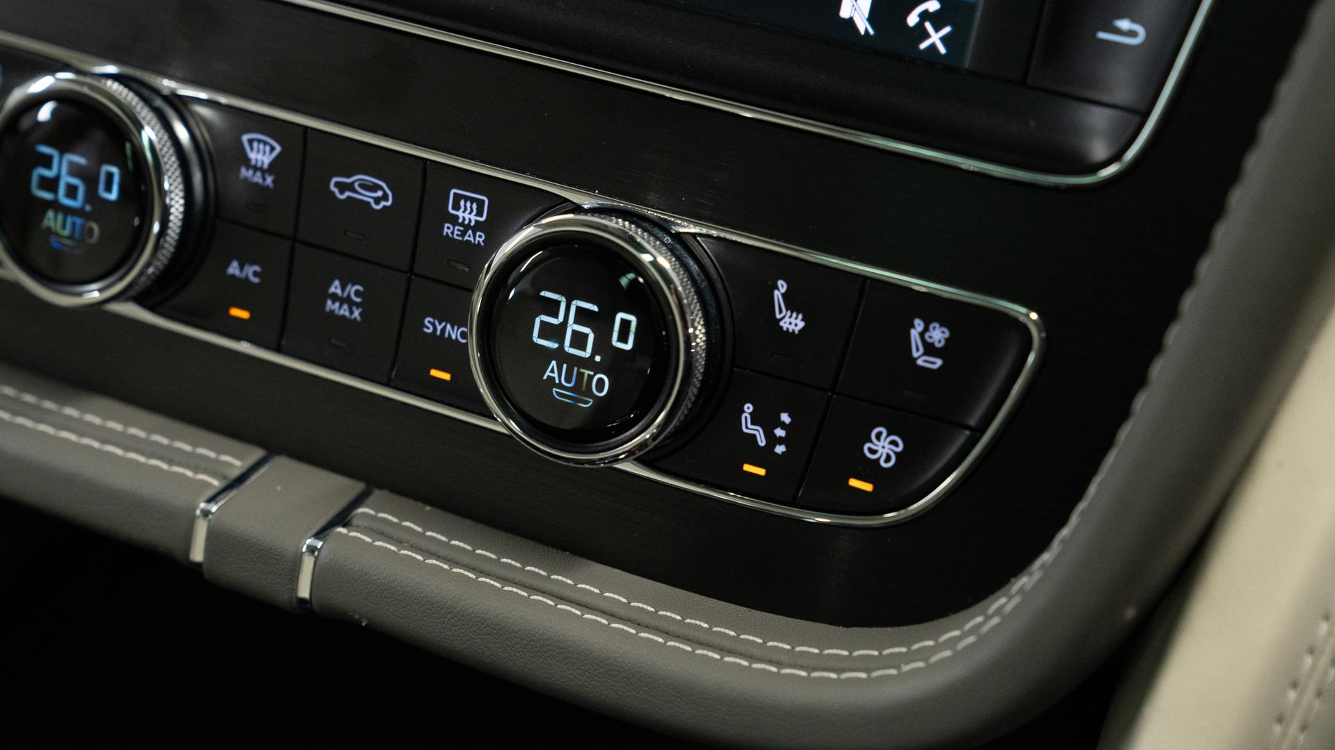 Bentley Bentayga Photo c99aef76-0109-40cd-aa90-098ab7903475.jpg