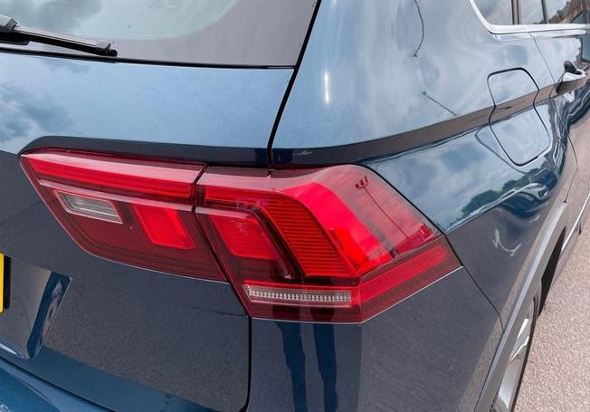 VOLKSWAGEN Tiguan Photo 11