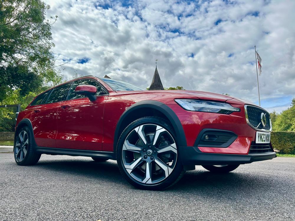 Used Volvo V60 Cross Country YM23KNX 4