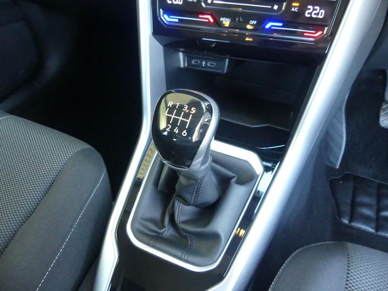 Volkswagen T-Roc Photo c9ab82c6-304e-4f50-b633-d4af02f0c394.jpg