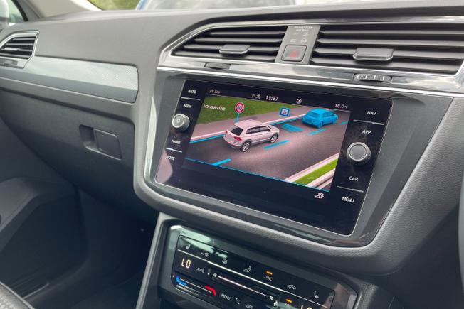 VOLKSWAGEN Tiguan Photo 40