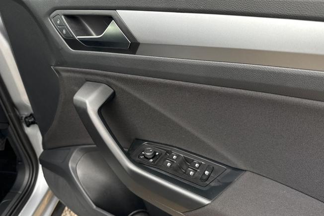 Volkswagen T-Roc Photo 19