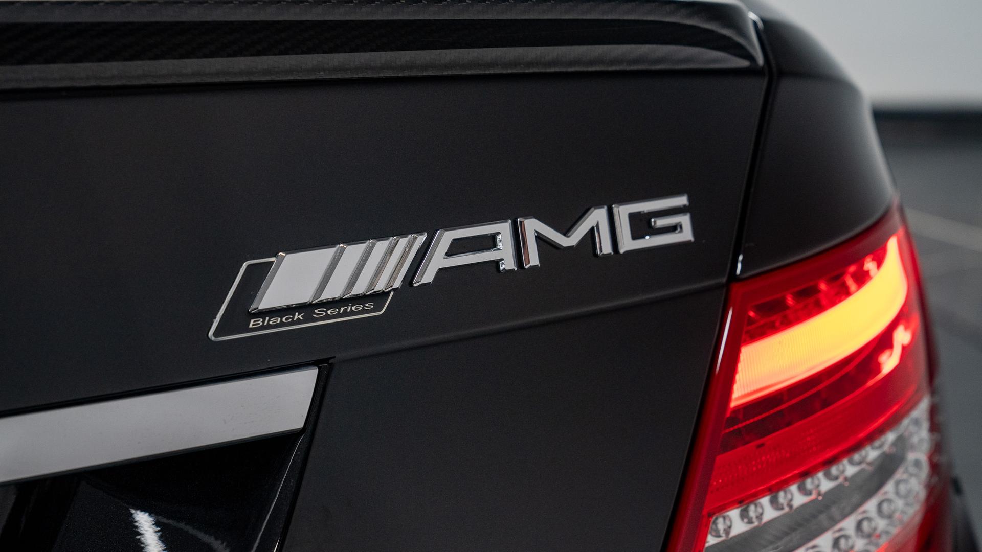 Mercedes-Benz C63 AMG Photo c9bd73b1-27ad-4631-b541-da91ffaecfb7.jpg