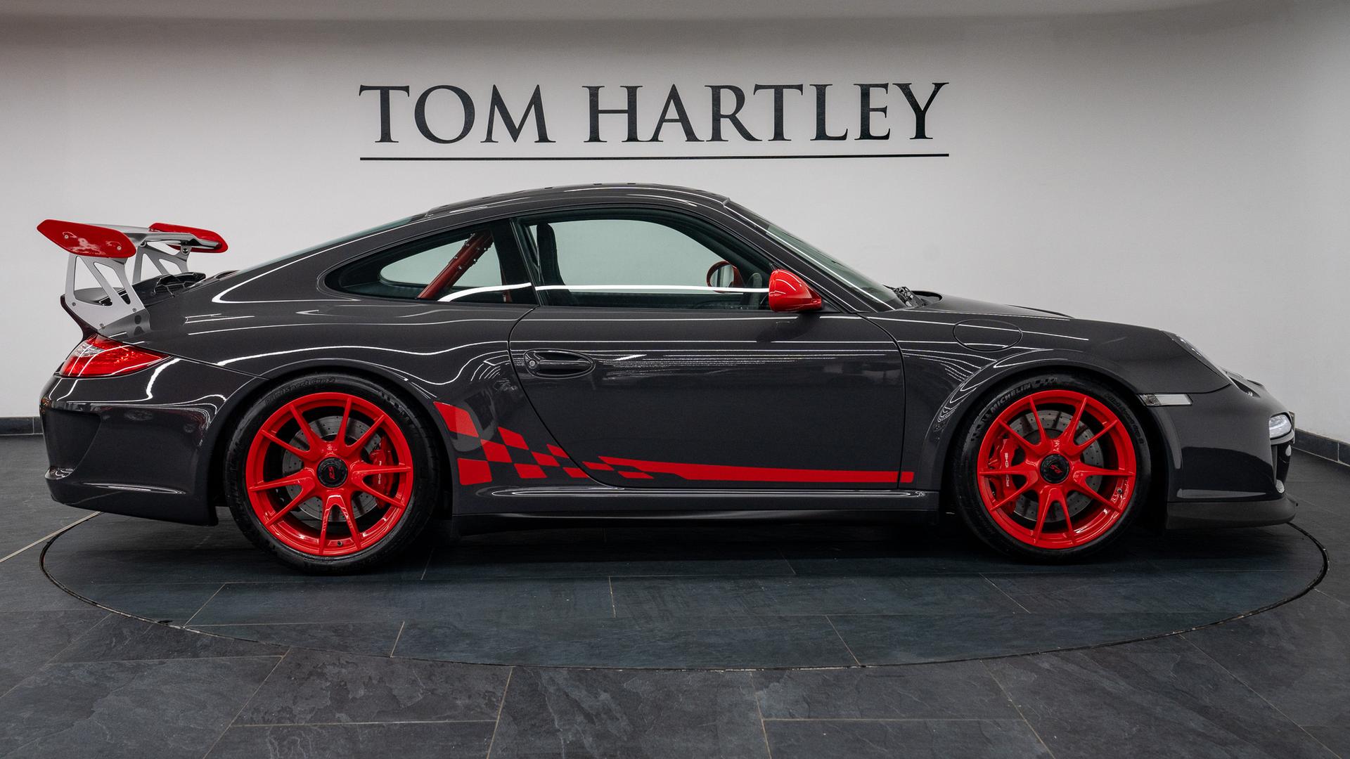 Porsche 911 Photo c9c42487-24a8-4b70-af81-3a57ebd81bf5.jpg