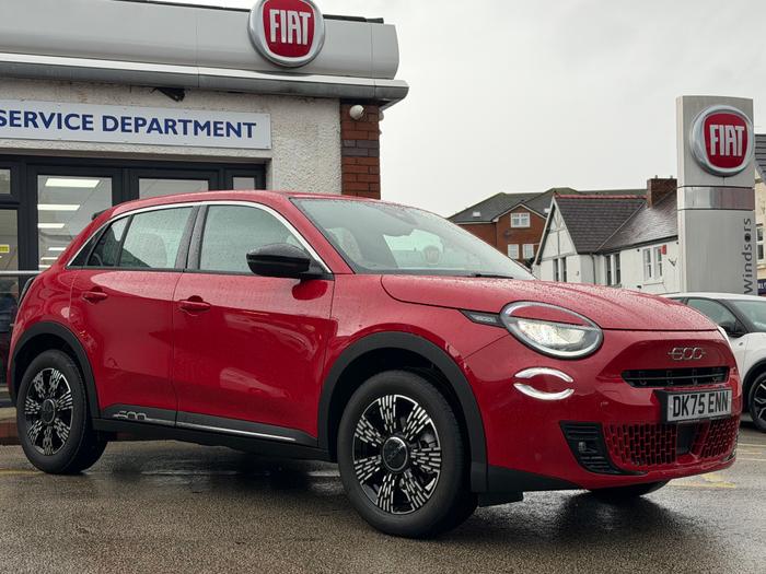 Used 2025 Fiat 600 1.2 MHEV SUV 5dr Petrol Hybrid e-DCT Euro 6 (s/s) (100 ps) Red at Windsors of Wallasey