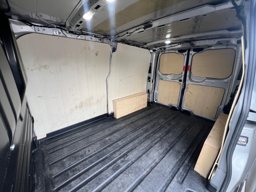 Ford Transit Custom Photo c9de9310-1e63-462f-9858-eb32aa64ad78.jpeg