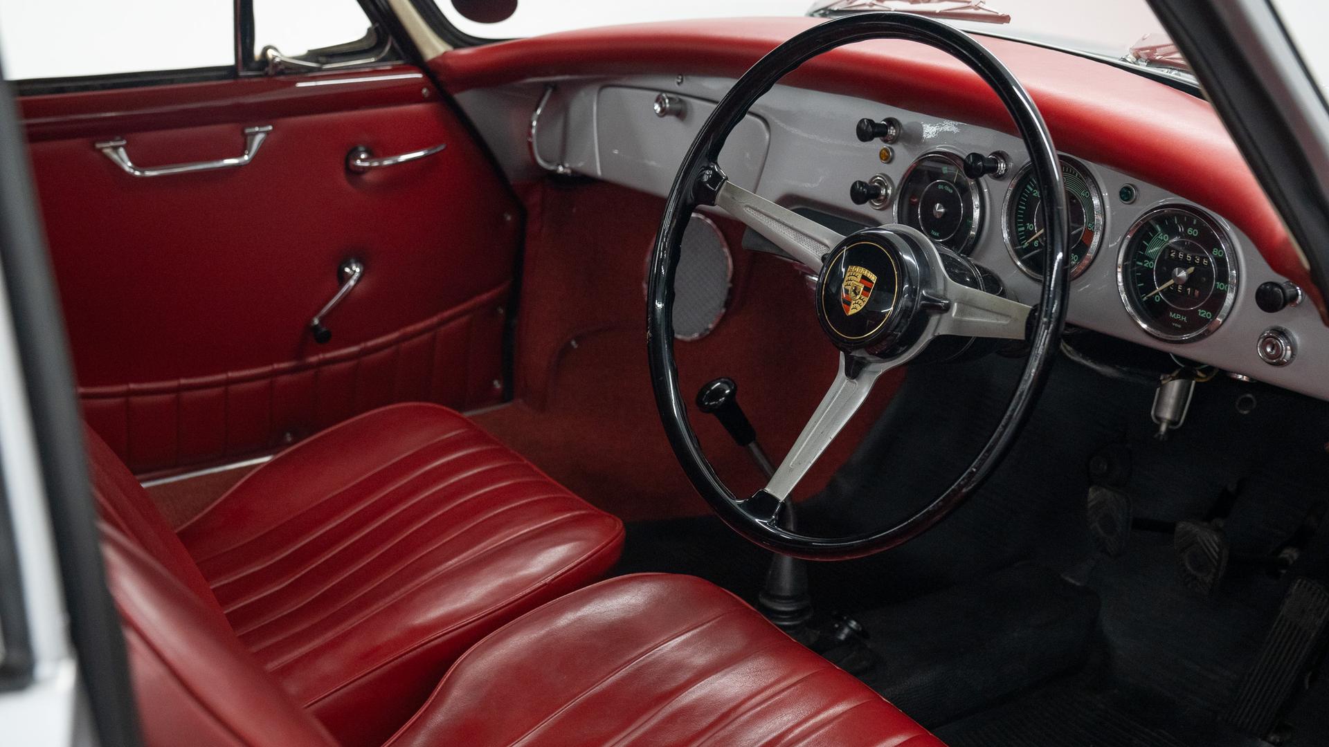 Porsche 356B Photo c9ef221c-e927-4b55-b74a-f402c3385b3a.jpg