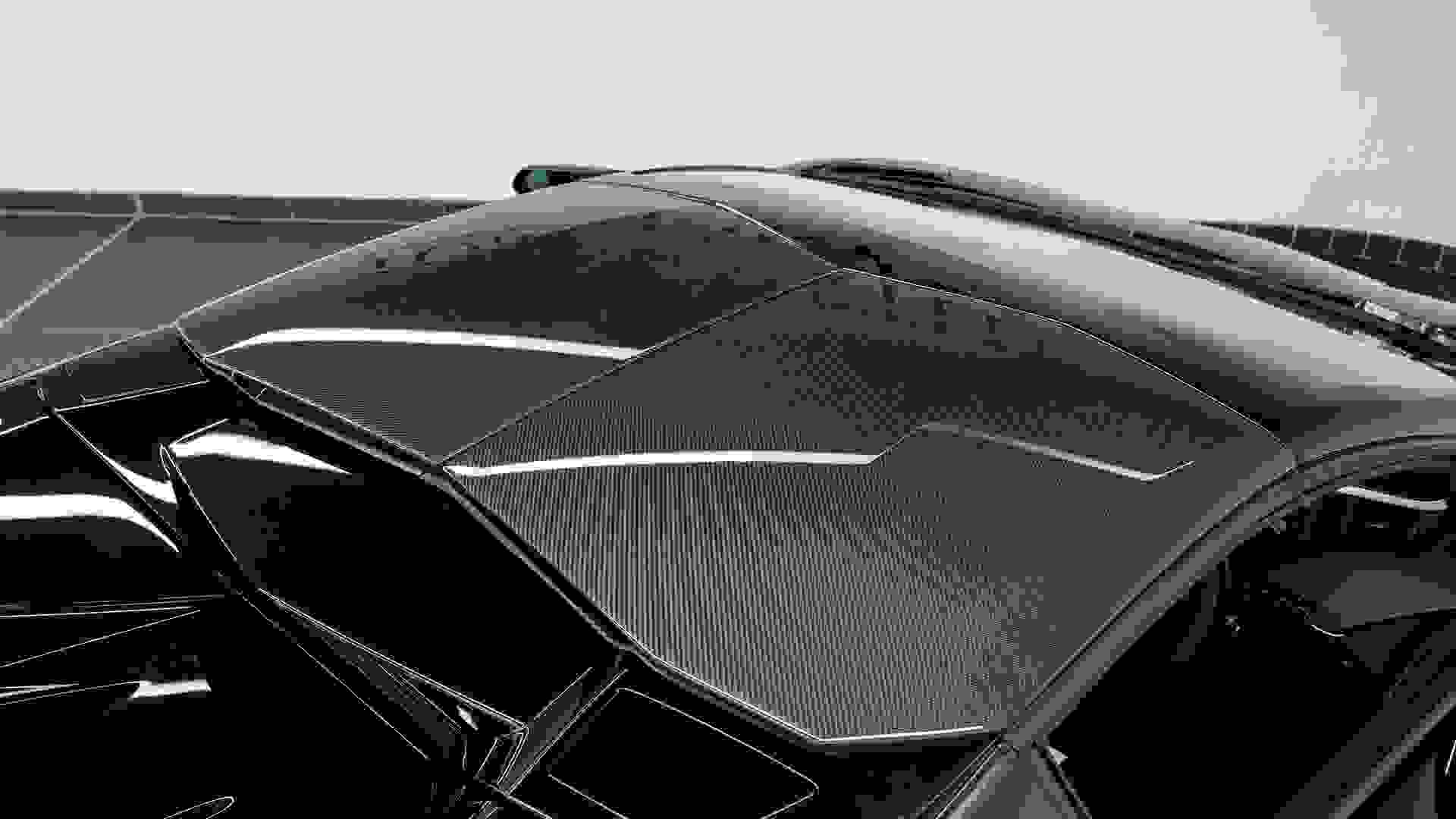 Lamborghini Aventador Photo ca043dd3-3a28-4254-b0f7-107bfc091a2f.jpg