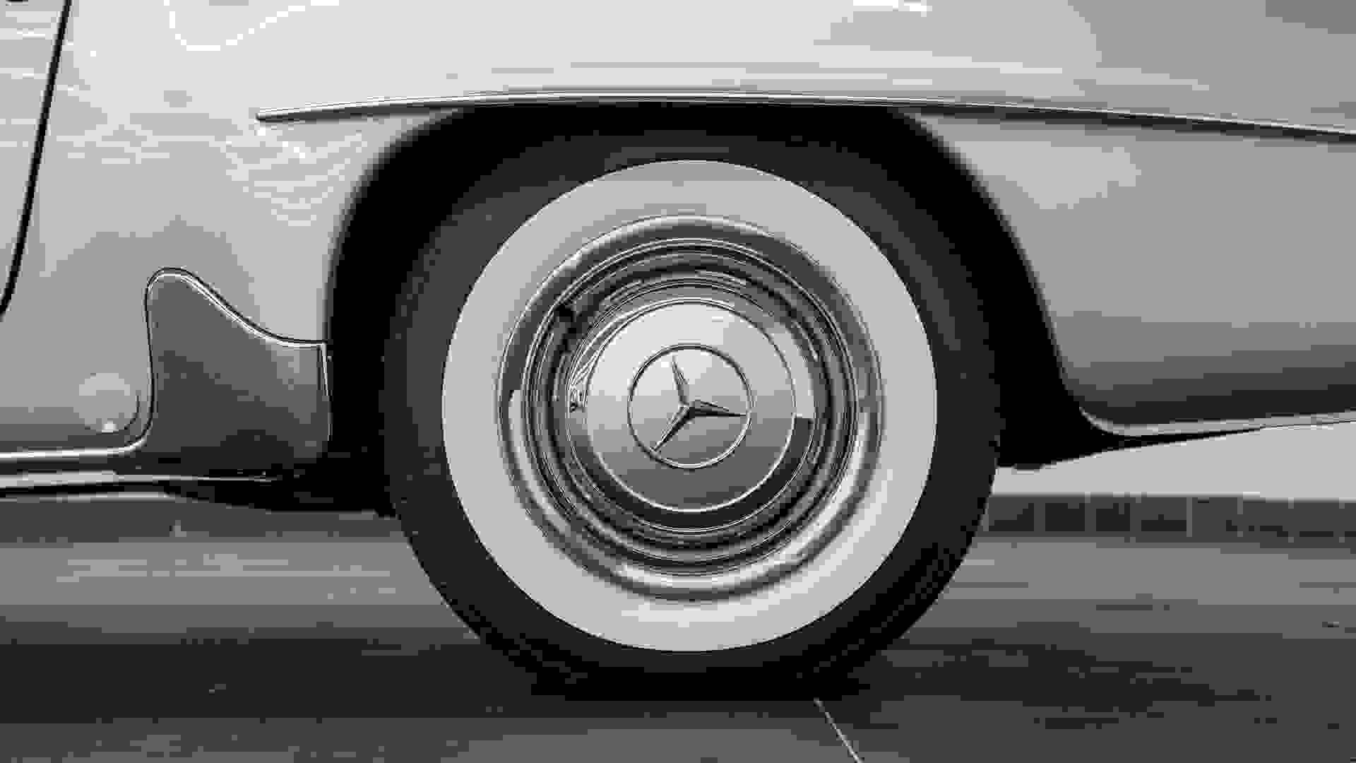 Mercedes-Benz 190SL Photo ca068be6-6e35-4454-a535-ac6b334eac6a.jpg