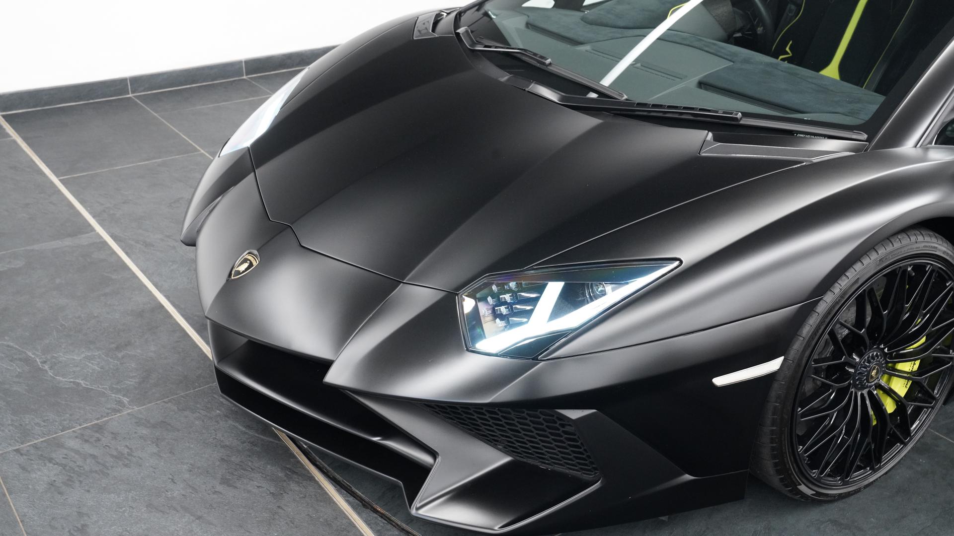 LAMBORGHINI Aventador Photo ca1fa7a1-6fb5-4d60-a296-d40c514d0e59.jpg