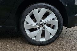 VOLKSWAGEN Golf Photo 5
