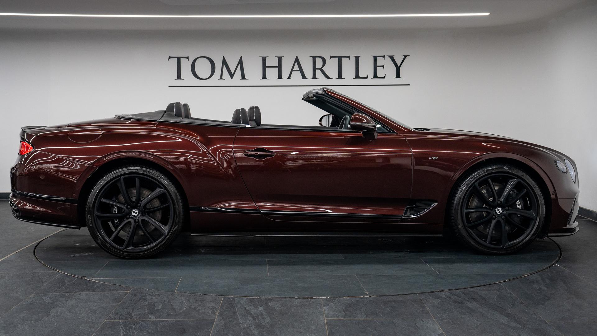 Bentley Continental Photo ca494e7c-0df5-47ff-a5a0-9fad54435d0e.jpg