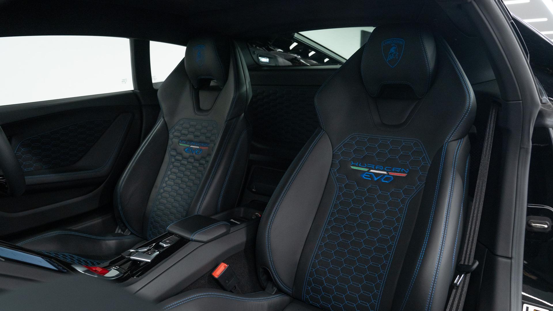 LAMBORGHINI Huracan Photo ca55fca2-fbfc-4745-be5a-9b4d6d5ea9c7.jpg