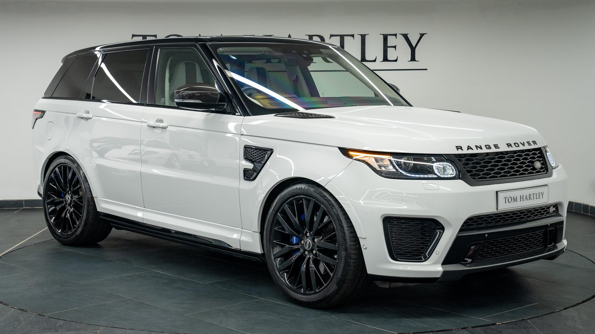 Land Rover Range Rover Sport Photo ca5c0c4f-0a15-40b6-9dba-4de54b66b237.jpg
