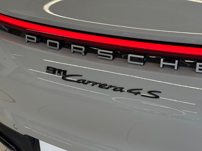 PORSCHE 911 Photo 47