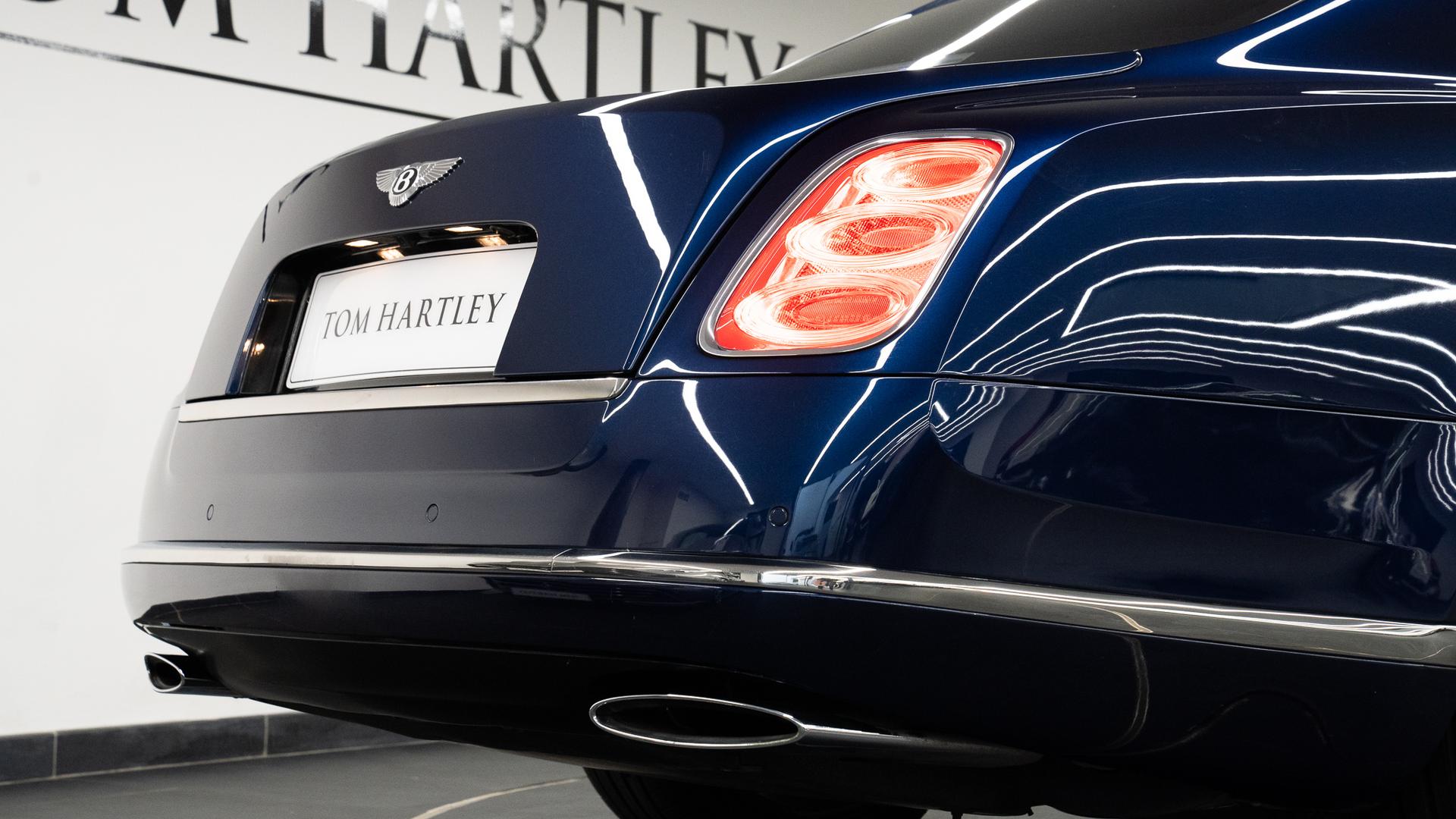 Bentley Mulsanne Photo ca7c9dfe-a8a0-4d70-834b-ba51652e6d70.jpg