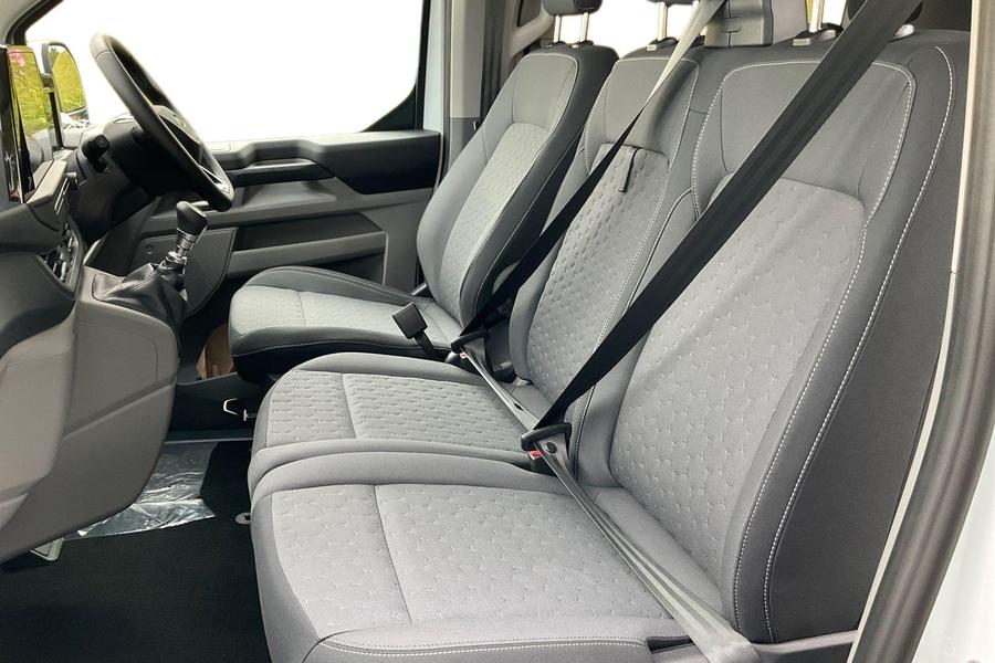 Ford TRANSIT CUSTOM Photo ca7fc3c5-2c3a-407c-80ac-e04cafbe5011.jpg